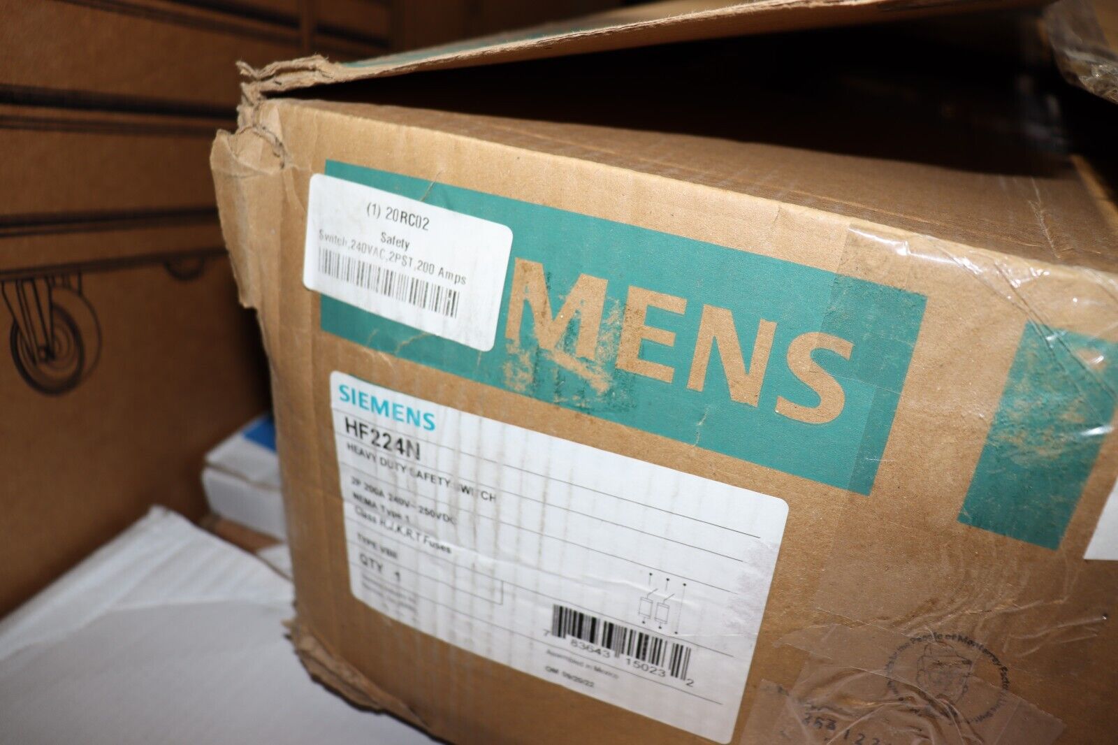 200 Amp 2 Pole 240 Volt Siemens HF224N Fusible Safety Switch Heavy Duty Nema 1