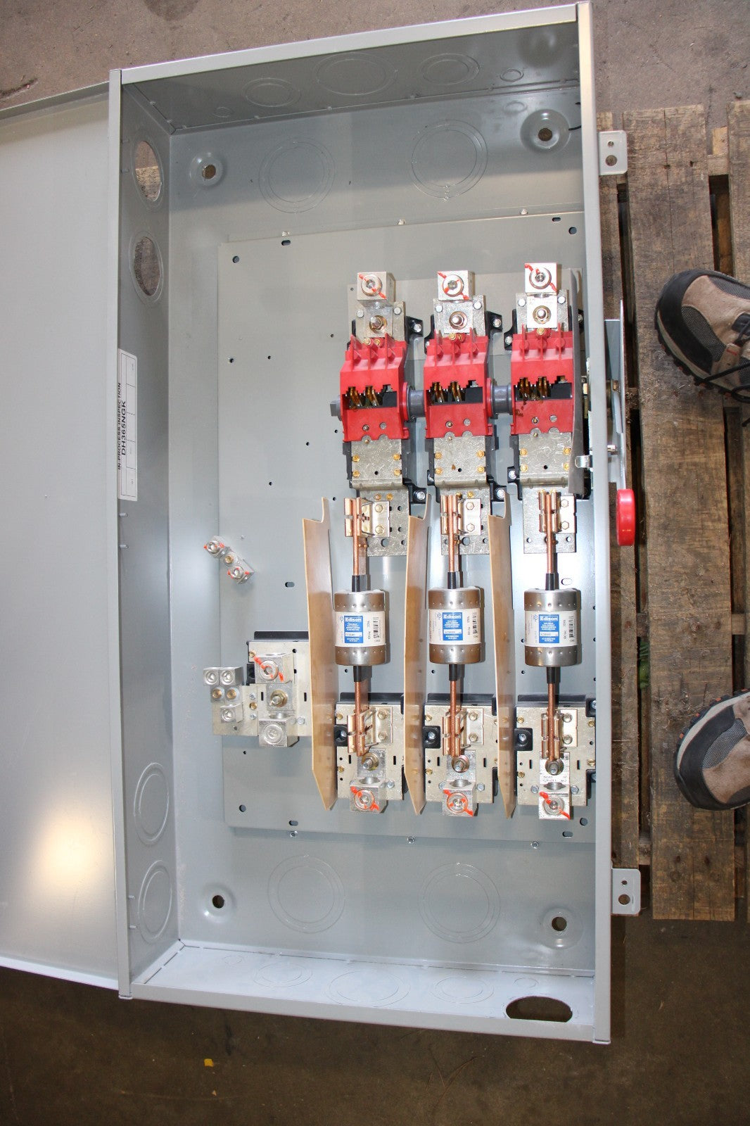 Eaton DH365NGK 400 Amp 600V 3 Phase 4 Wire Fusible Disconnect