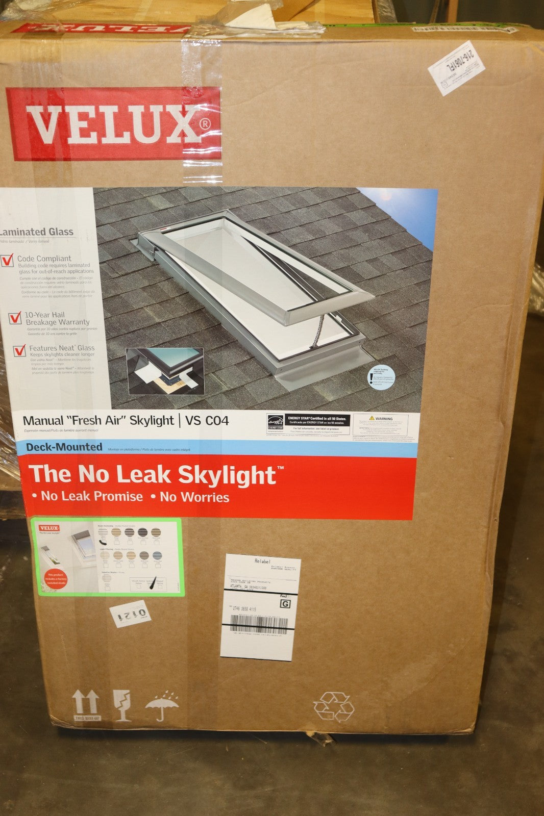 Velux Skylight VSC042004C500X, Manual Venting, Solar Shades, Remote, 21"x37-7/8"