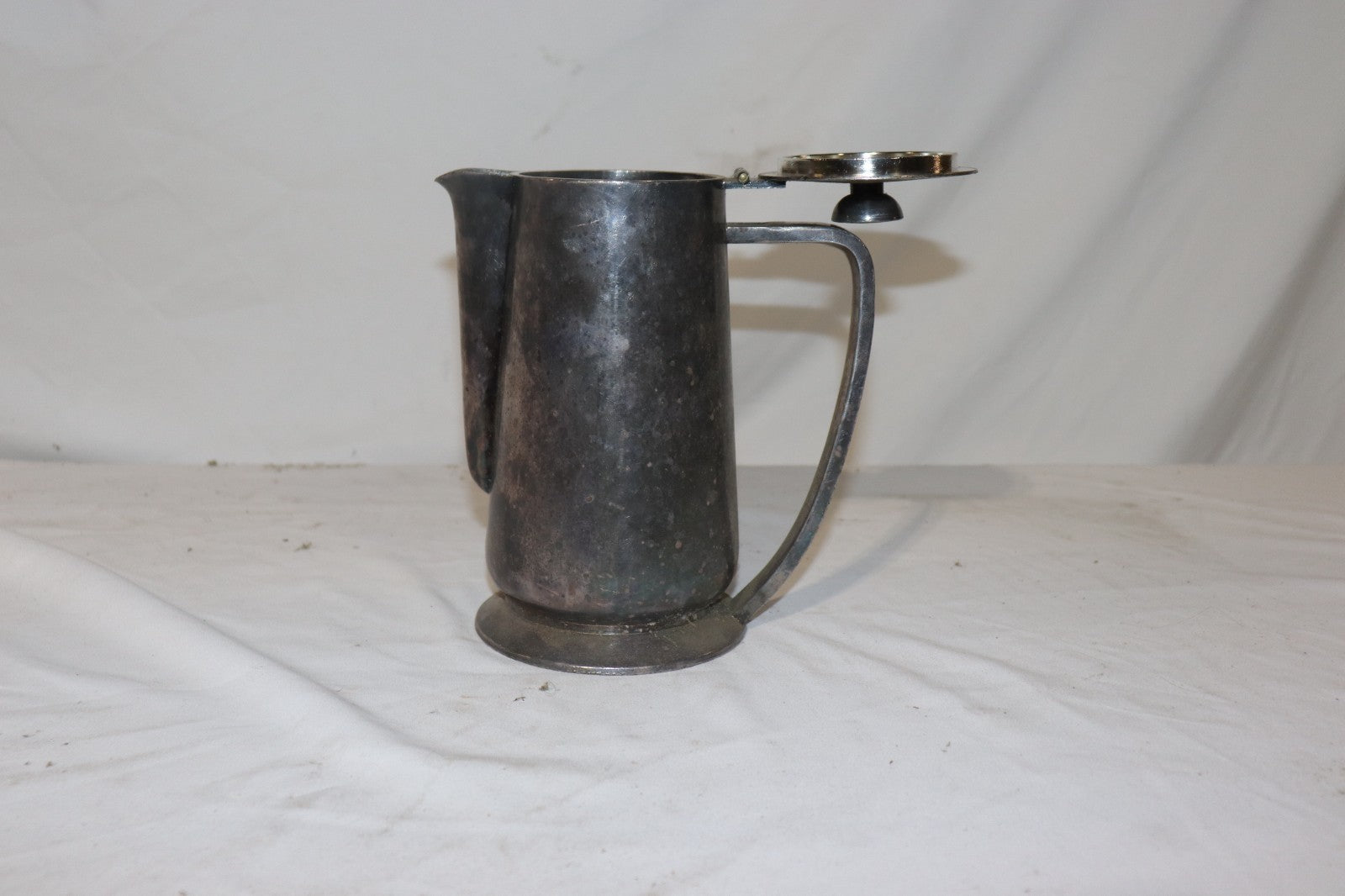 ANTIQUE HILTON HOTEL 10 oz CREAMER PITCHER HOTEL SILVER