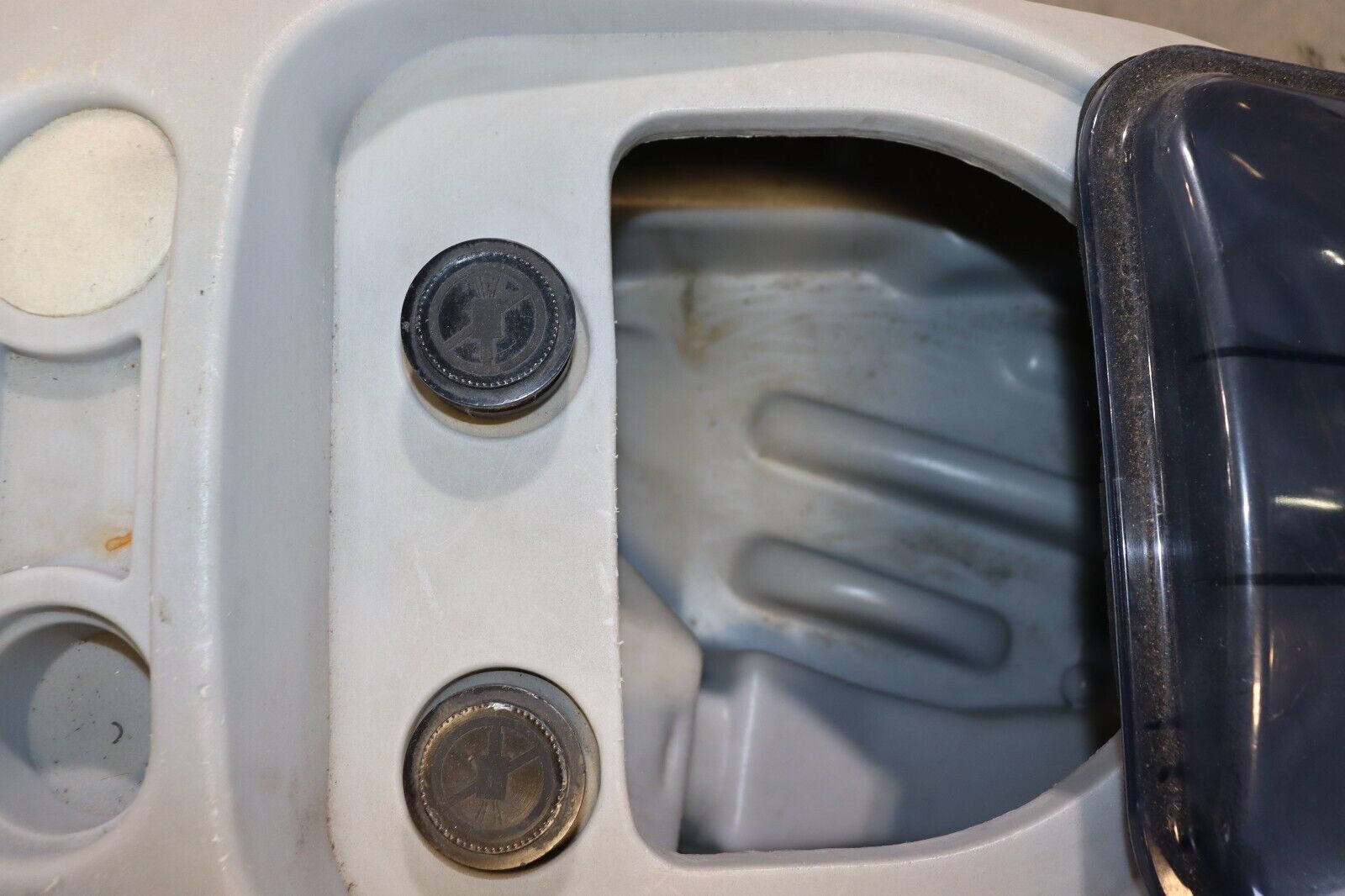 Nilfisk Advance Adphibian Floor Scrubber 56317000, VERY Low Hours, Clean