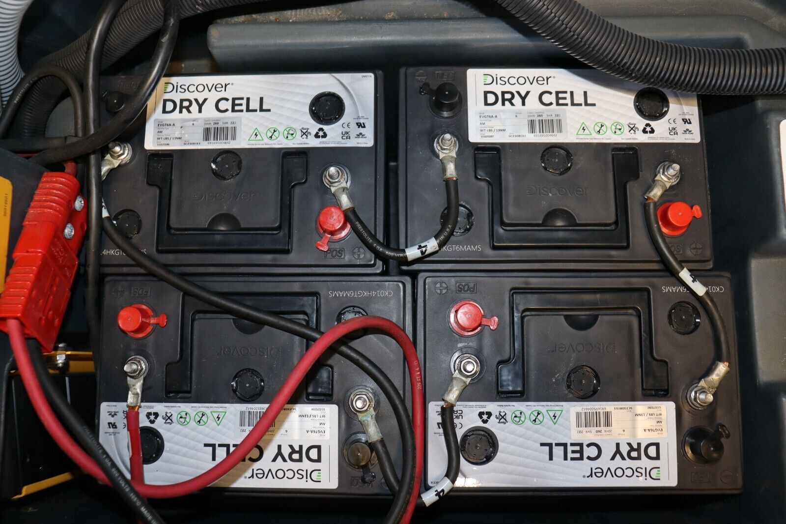 Nilfisk Advance Adphibian Floor Scrubber 56317000, VERY Low Hours, Clean