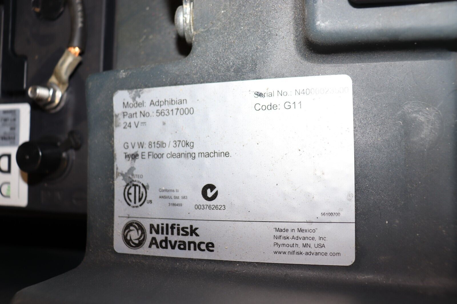 Nilfisk Advance Adphibian Floor Scrubber 56317000, VERY Low Hours, Clean