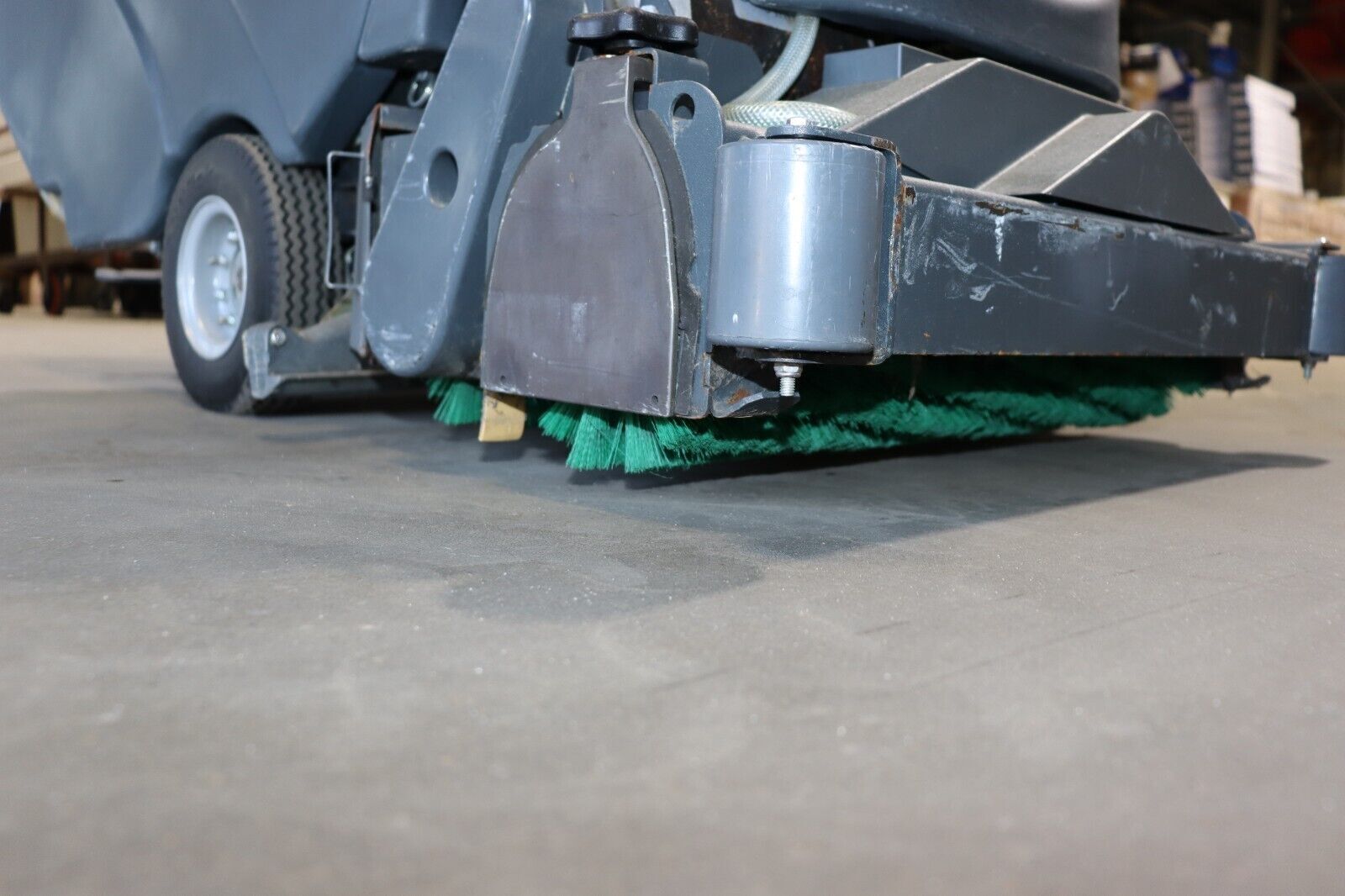 Nilfisk Advance Adphibian Floor Scrubber 56317000, VERY Low Hours, Clean