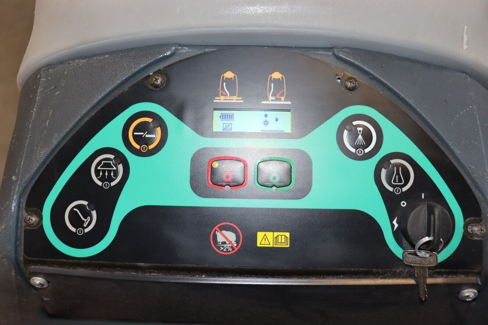 Nilfisk Advance Adphibian Floor Scrubber 56317000, VERY Low Hours, Clean