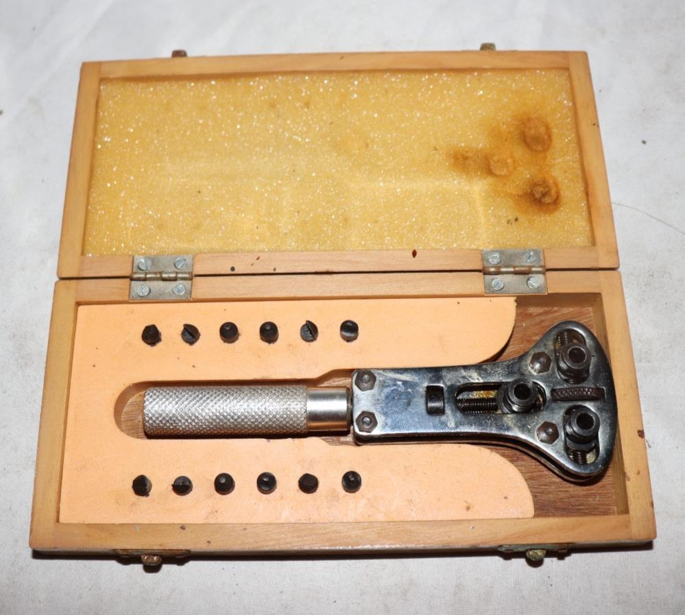 Watch Repair Tool Kit 3 Point Wrench Screw Case Remover Tool Case Opener, Used