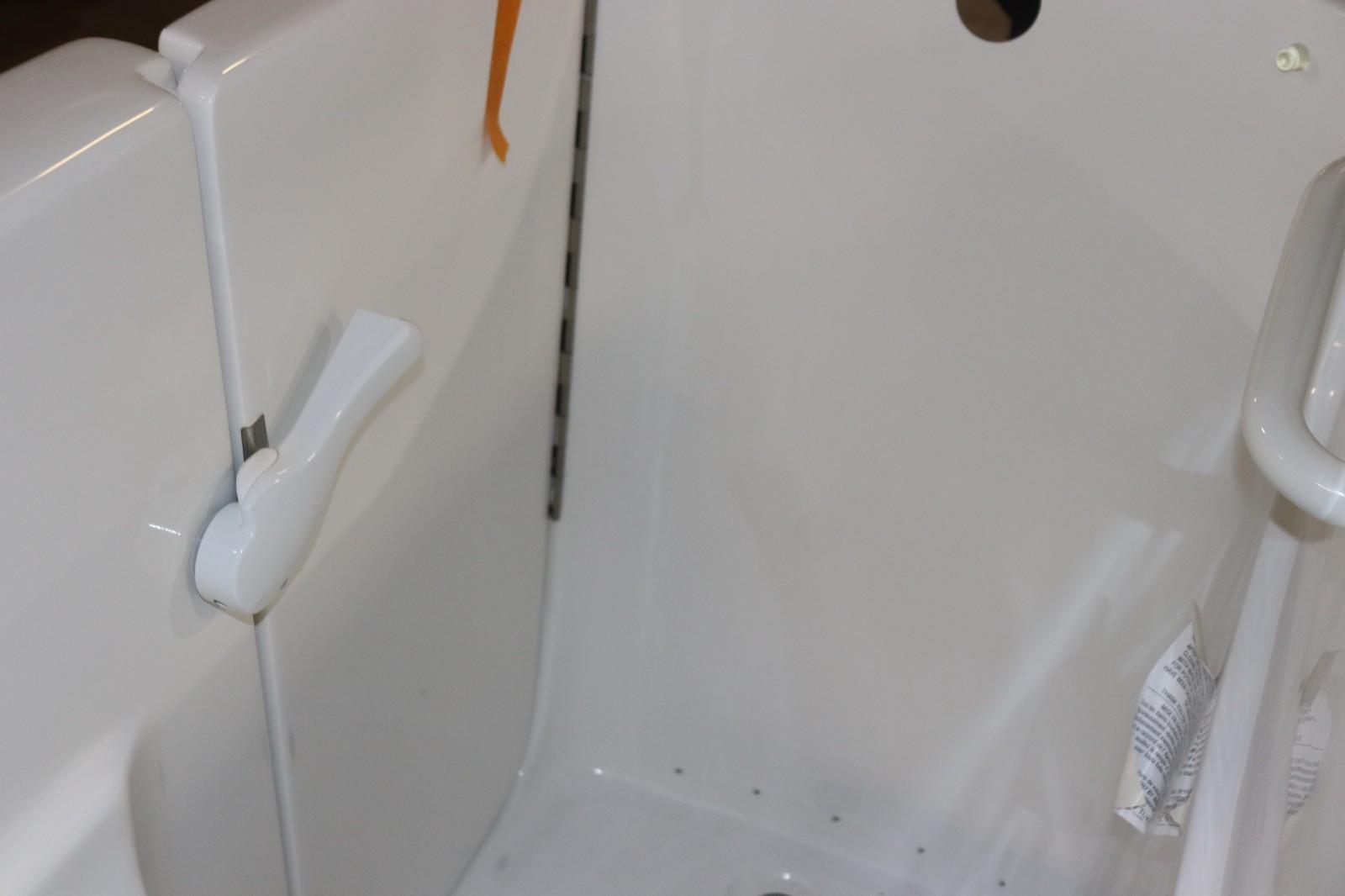 American Standard 60" Alcove Fiberglass Air Walk in Tub w/ Left Drain, White