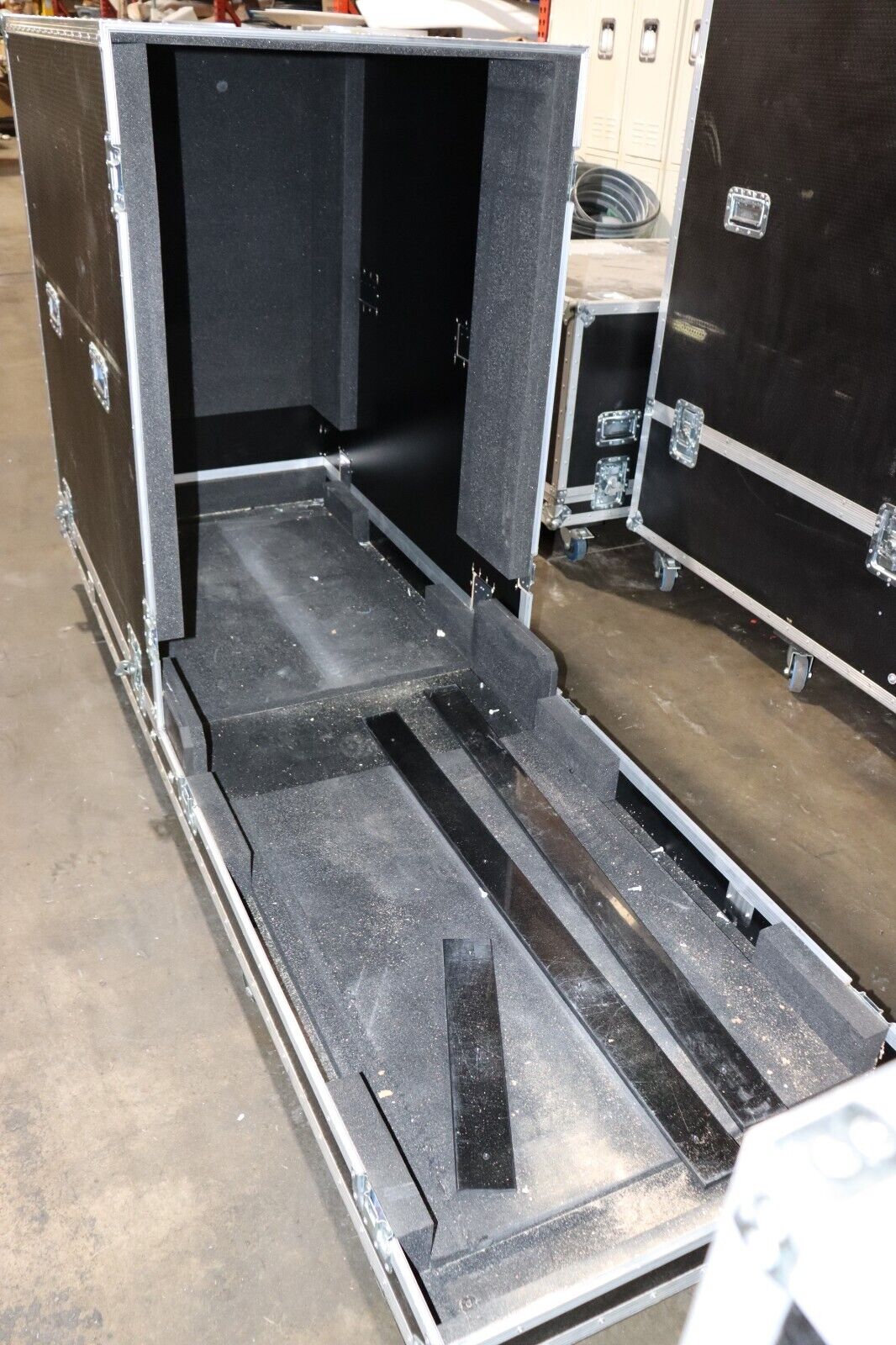 Road Case LARGE 102"x32"x58" Set Square Staging Travel Case, w/ Casters, Black