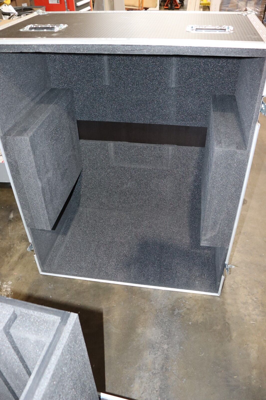 Road Case 38"x47"x33" Set Square Staging Travel Case, w/ Casters, Black