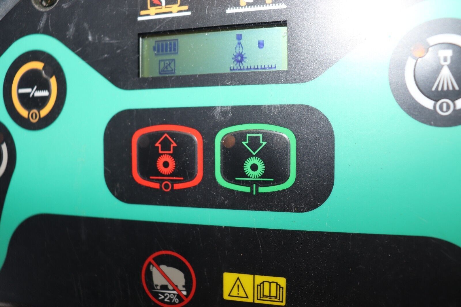 Nilfisk Advance Adphibian Floor Scrubber 56317000, 217 Hours, Clean