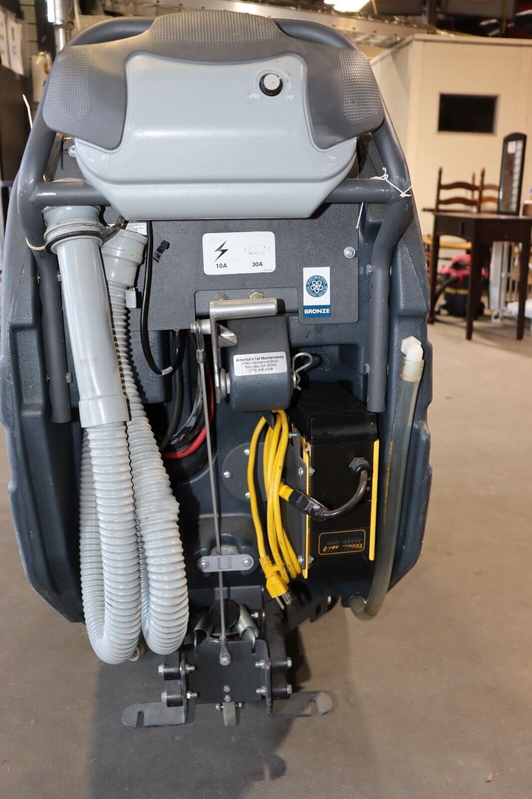 Nilfisk Advance Adphibian Floor Scrubber 56317000, 217 Hours, Clean