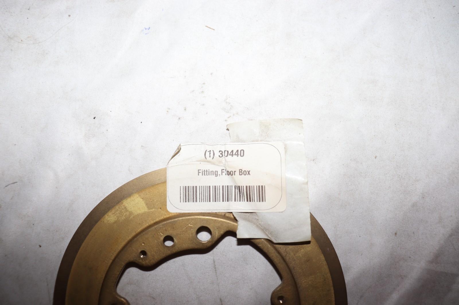 Hubbell Wiring Device-Kellems S3082 Box Cover, Floor Box Type, 1 Gang, Brass