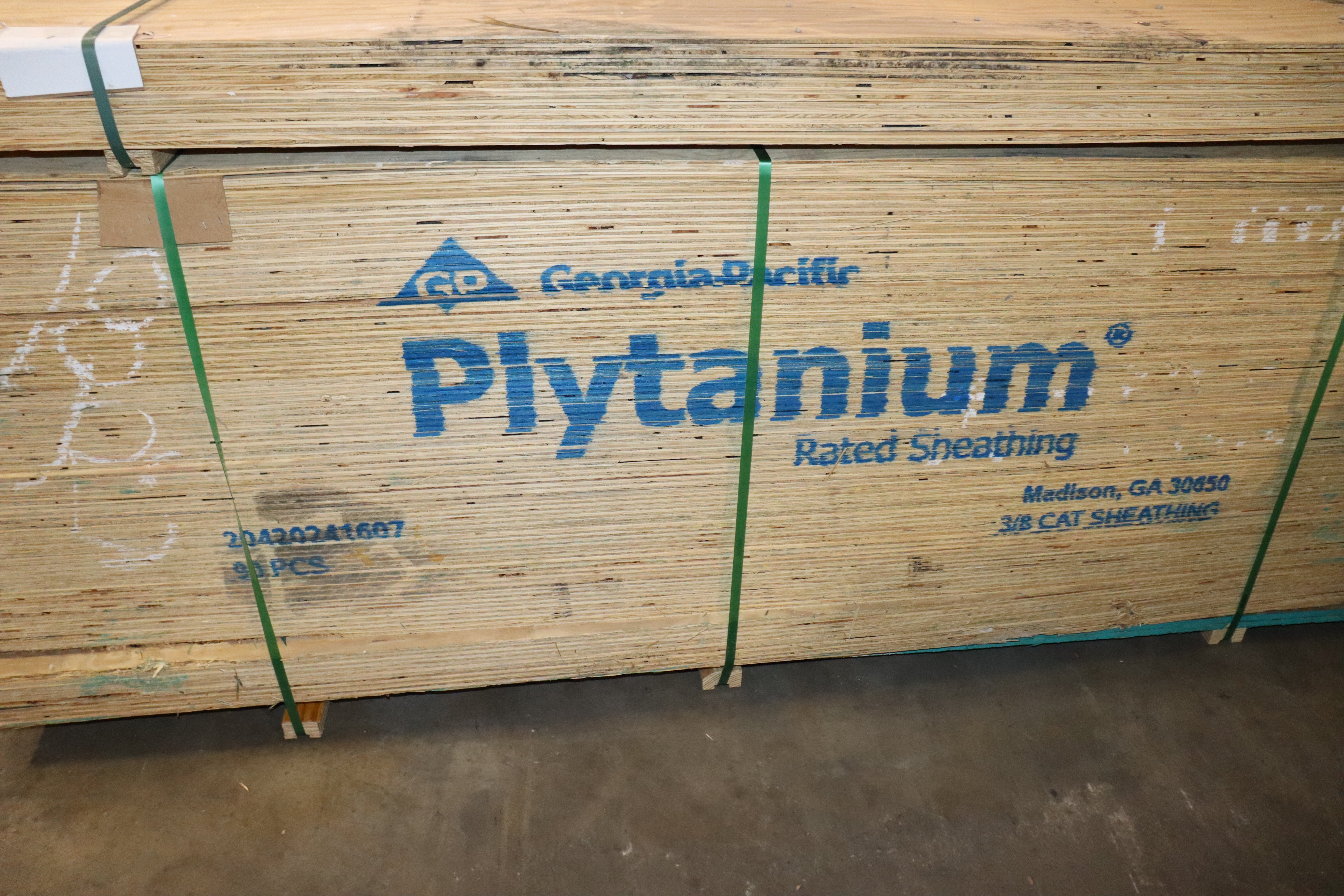 11/32-in x 4-ft x 8-ft Pine Sanded Plywood, Surplus