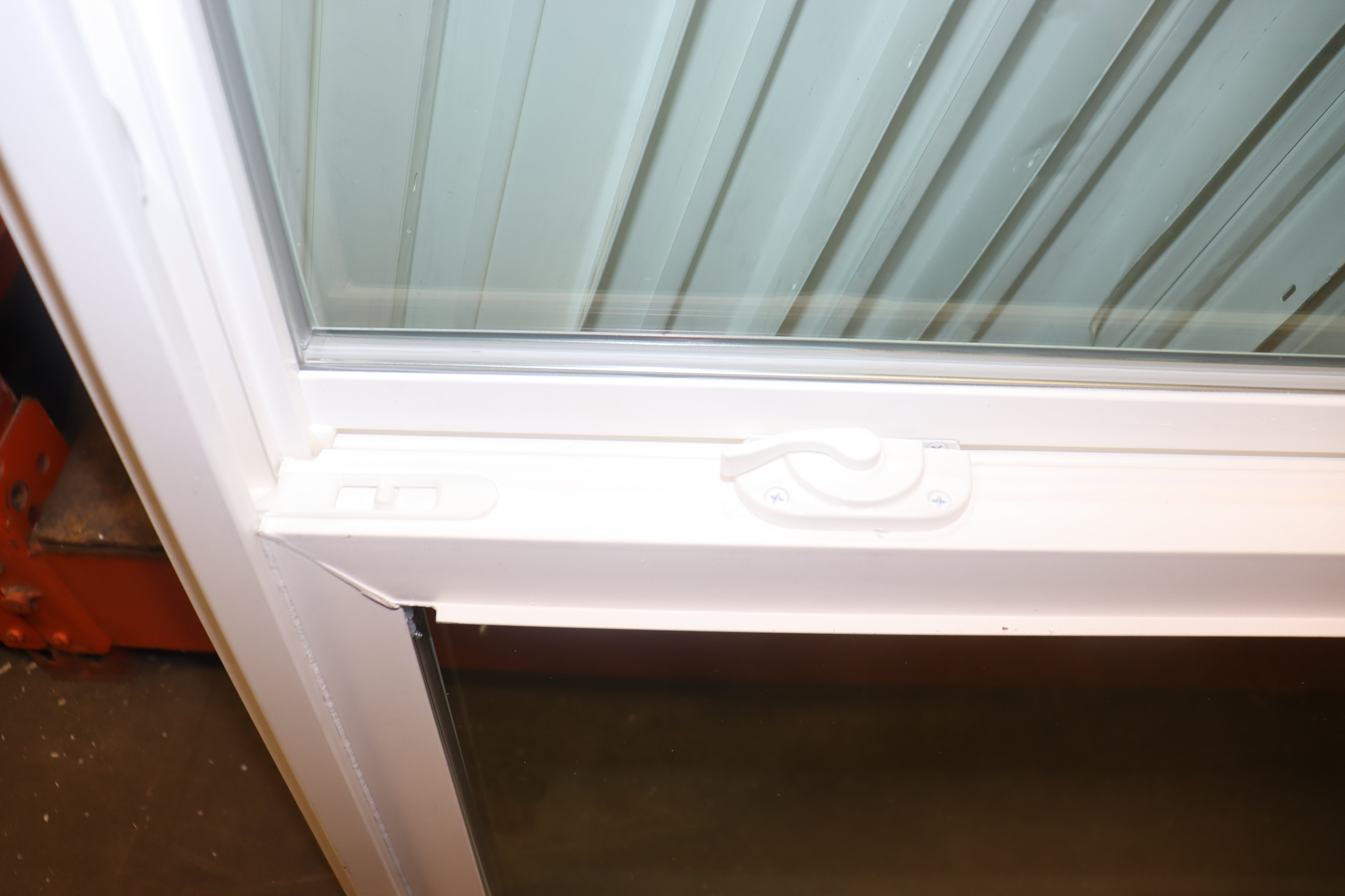 LUX 32 x 36, 1/1, 700 Series Argon Window w/ Screen