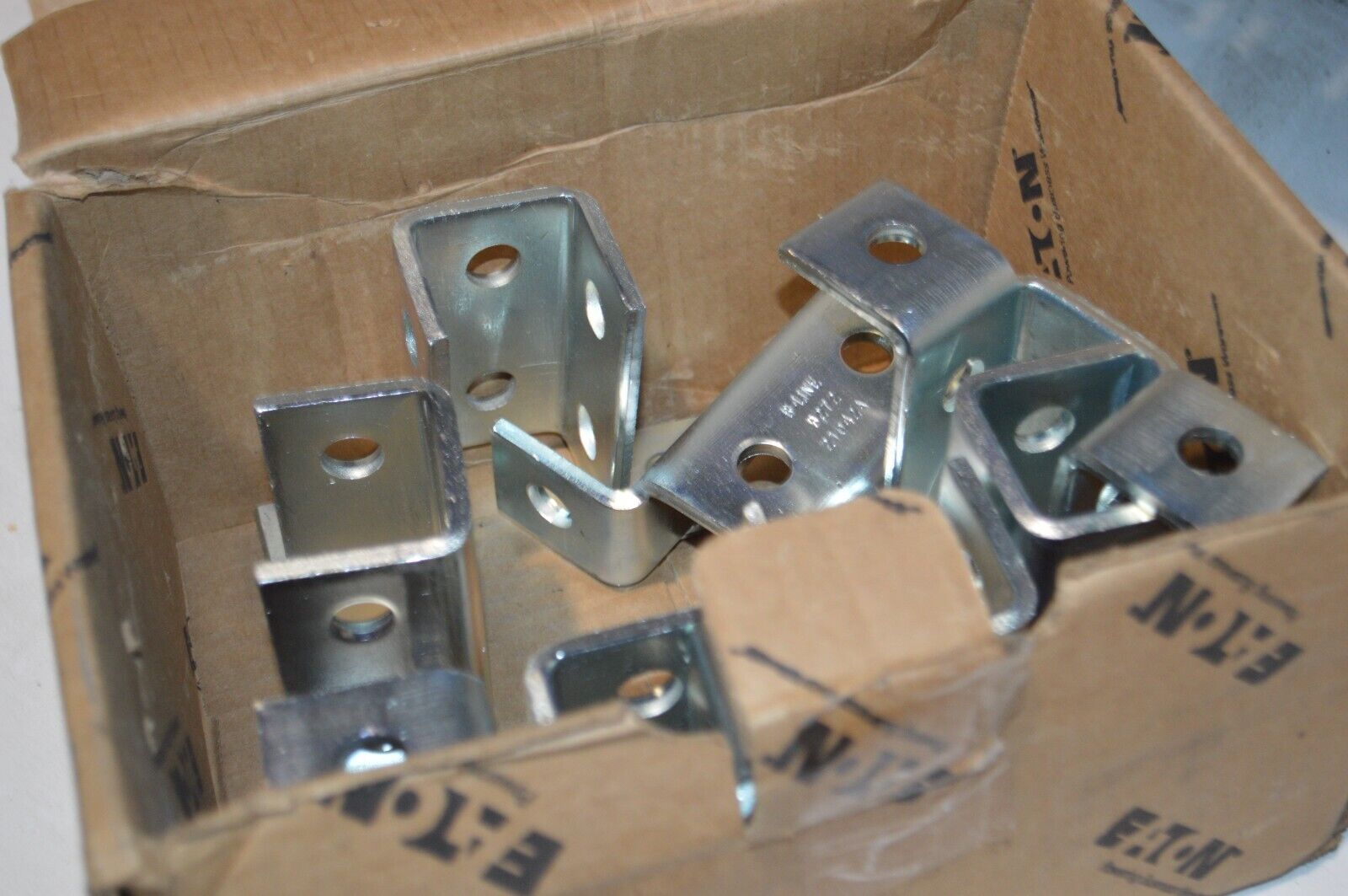 B-Line B231-ZN Corner Angle 90 Degree Angle Bracket, BOX OF 8 - Northside Material Brokers