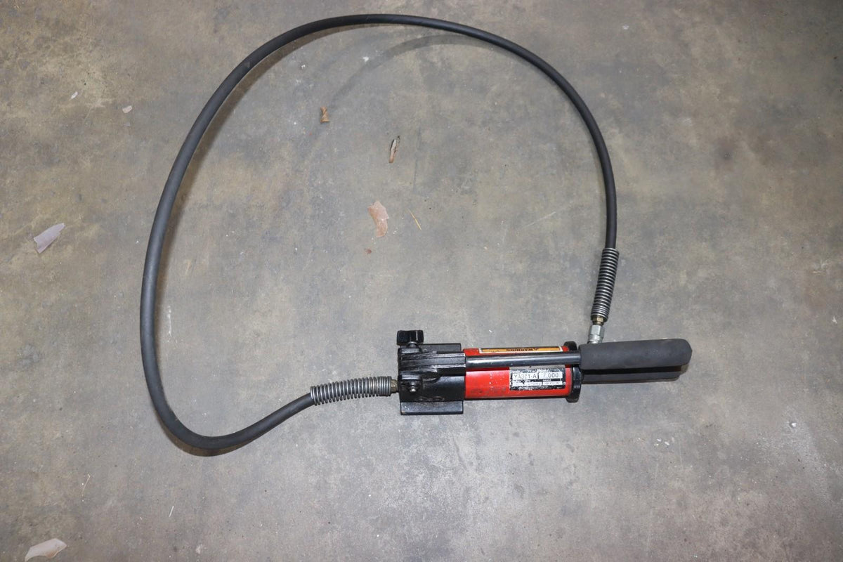 Snap-On Hydraulic Pump YA301-A 4 Ton, 7,000PSI, Used - Northside Material Brokers