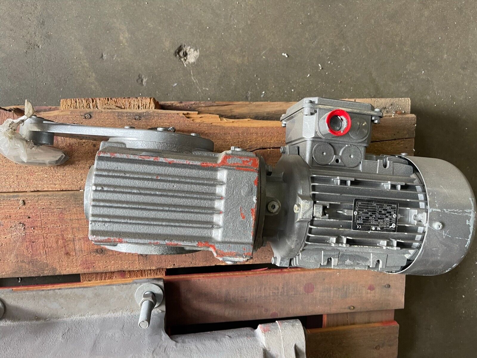 Gear Motor 8.47 Ratio Nord AC Gearmotor SK 12063AZD-90 S/4 CUS 230/460 volt 3 phase