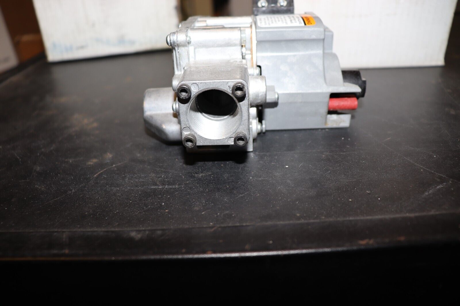 Gas Valve Honeywell VR8300A4508 24v Universal Standing Pilot Replacement 3/4 Inch