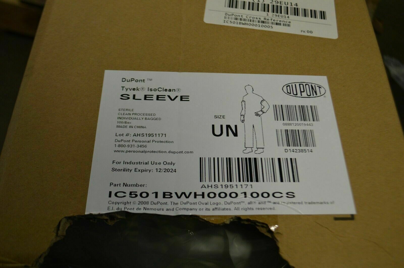 DuPont Tyvek Sleeve 100 Count IC501BWH0001000cS