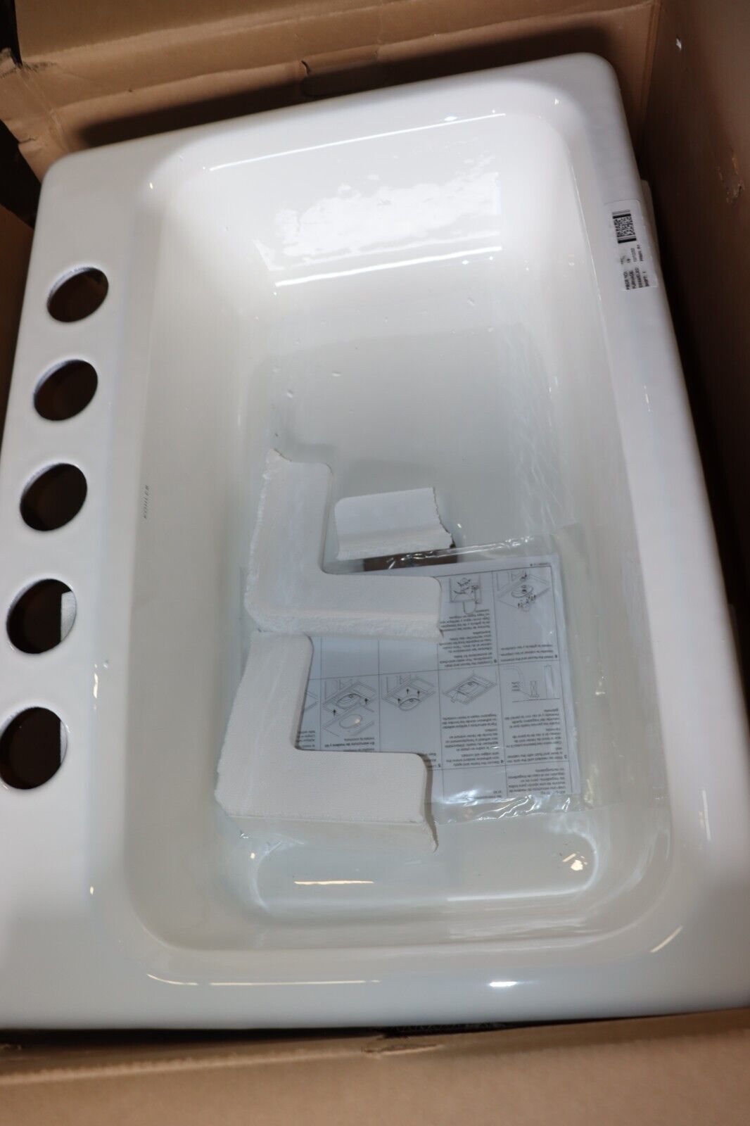 Kitchen Sink Undermount 31 in x 22 in Cast Iron White Kohler K-5832-5U-0 Bakersfield