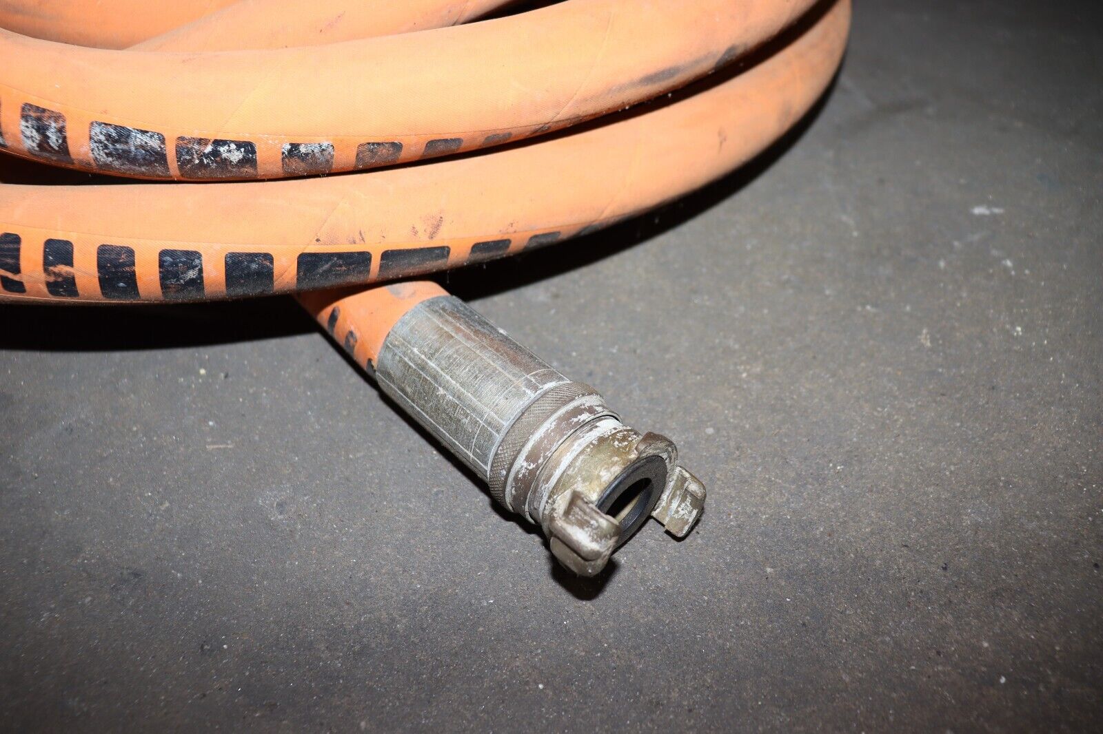1-1/2" Hydrolic Hose 30 Bar 100', Orange, With Quick Twist Connections - Northside Material Brokers