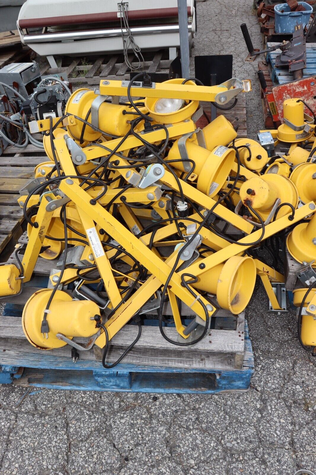 1 Used Phoenix Docklite DL-42-ARM Swing Arm for Loading Light with Bulb Socket - Northside Material Brokers