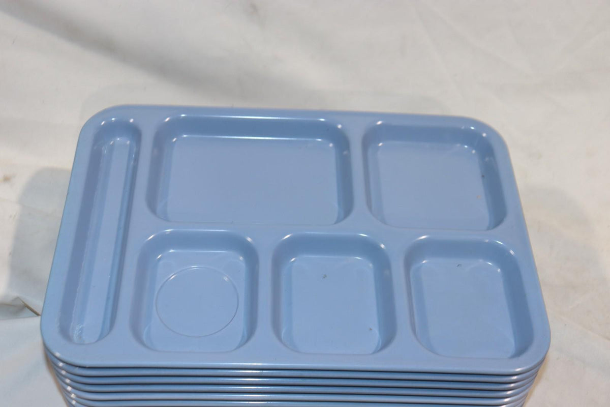10 Pack - Carlisle 6 Compartment Cafeteria Food Tray Blue 14-1/2" x 10", N43988 - Northside Material Brokers