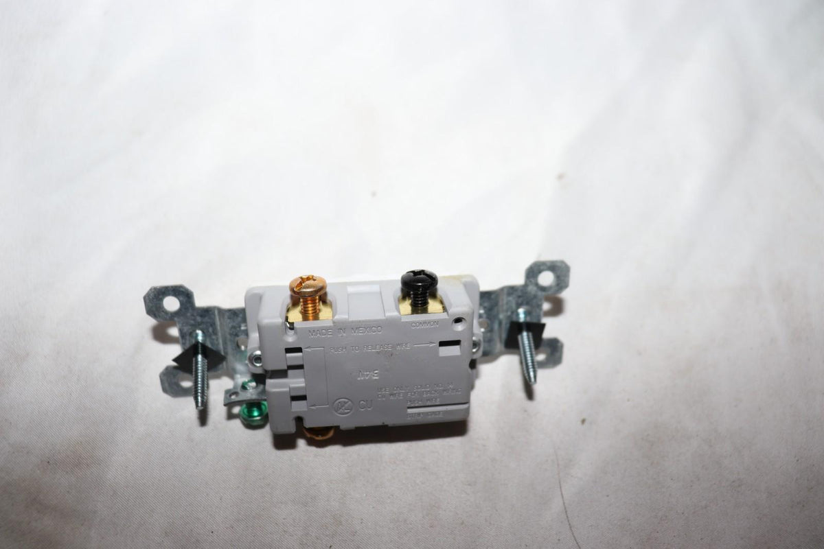 10 Pack - Pass & Seymour 663-WG 15 Amp 120 VAC 3-Way White Toggle Switch - Northside Material Brokers