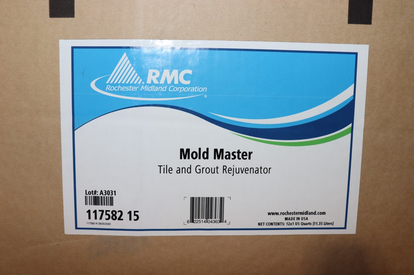 12 Quart Bottles - RMC Mold Master Tile/Grout Cleaner (11758215) - Northside Material Brokers