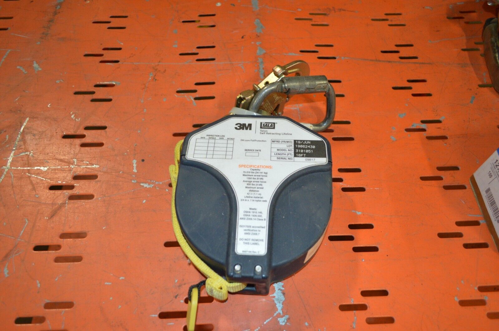 3M™ DBI-SALA® Swiveling Loop Self Retracting Lifeline, 3101051, 16 ft. (4.9m), 1