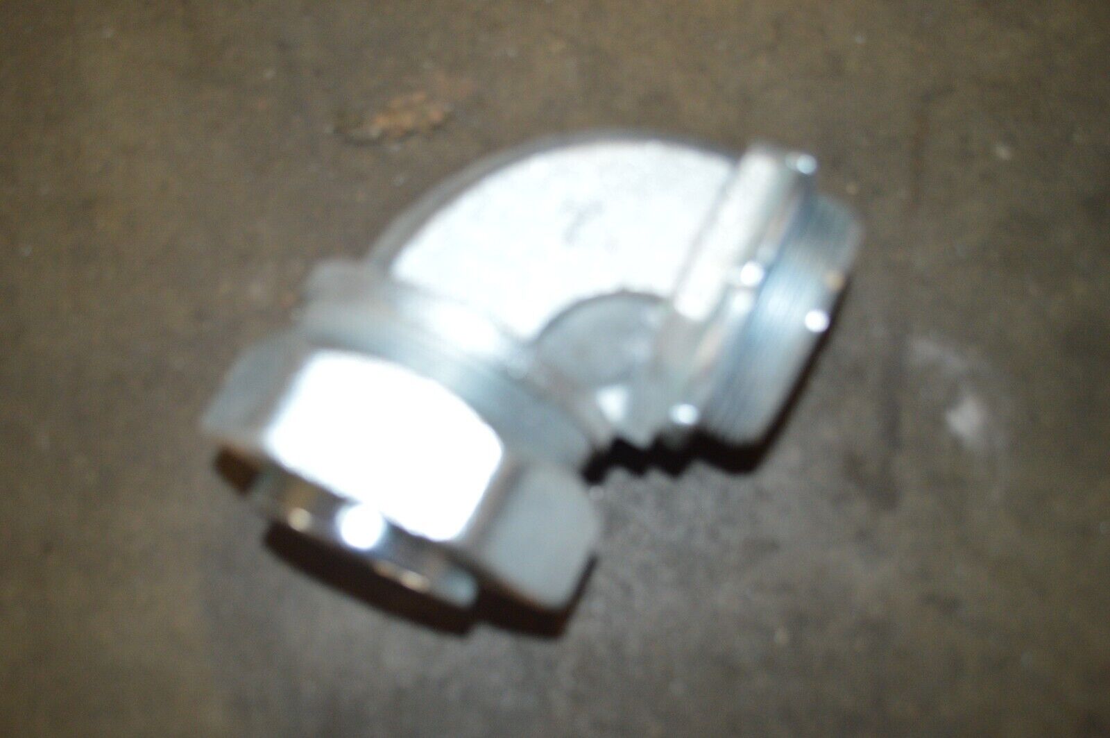 LIQUID TIGHT 90 DEGREE 1.5 ELBOW CONDUIT CONNECTOR, 2 PACK