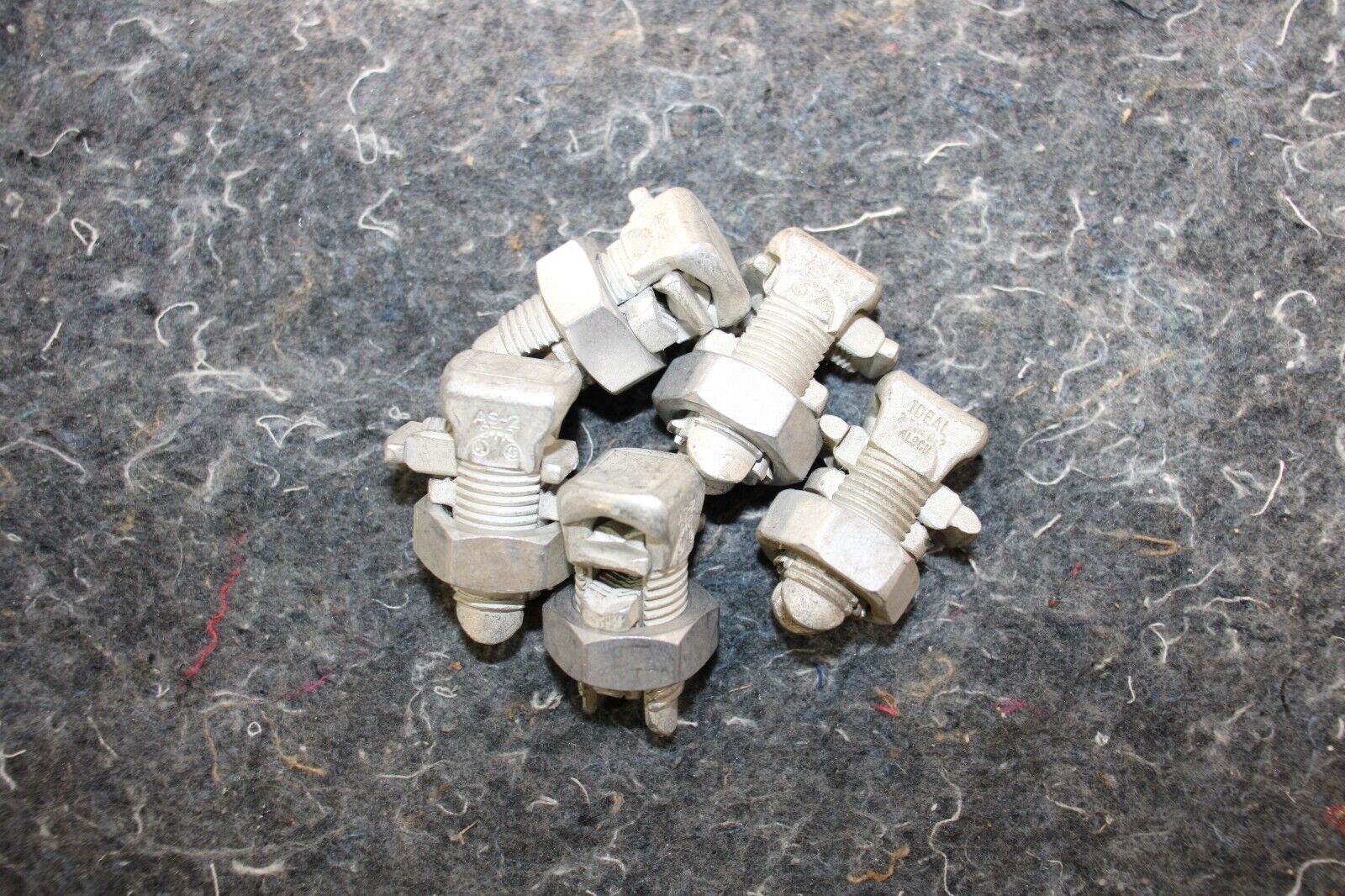 IDEAL 2 STR 8-2 ALUMINUM SPLIT BOLT CONNECTOR, PACK OF 5