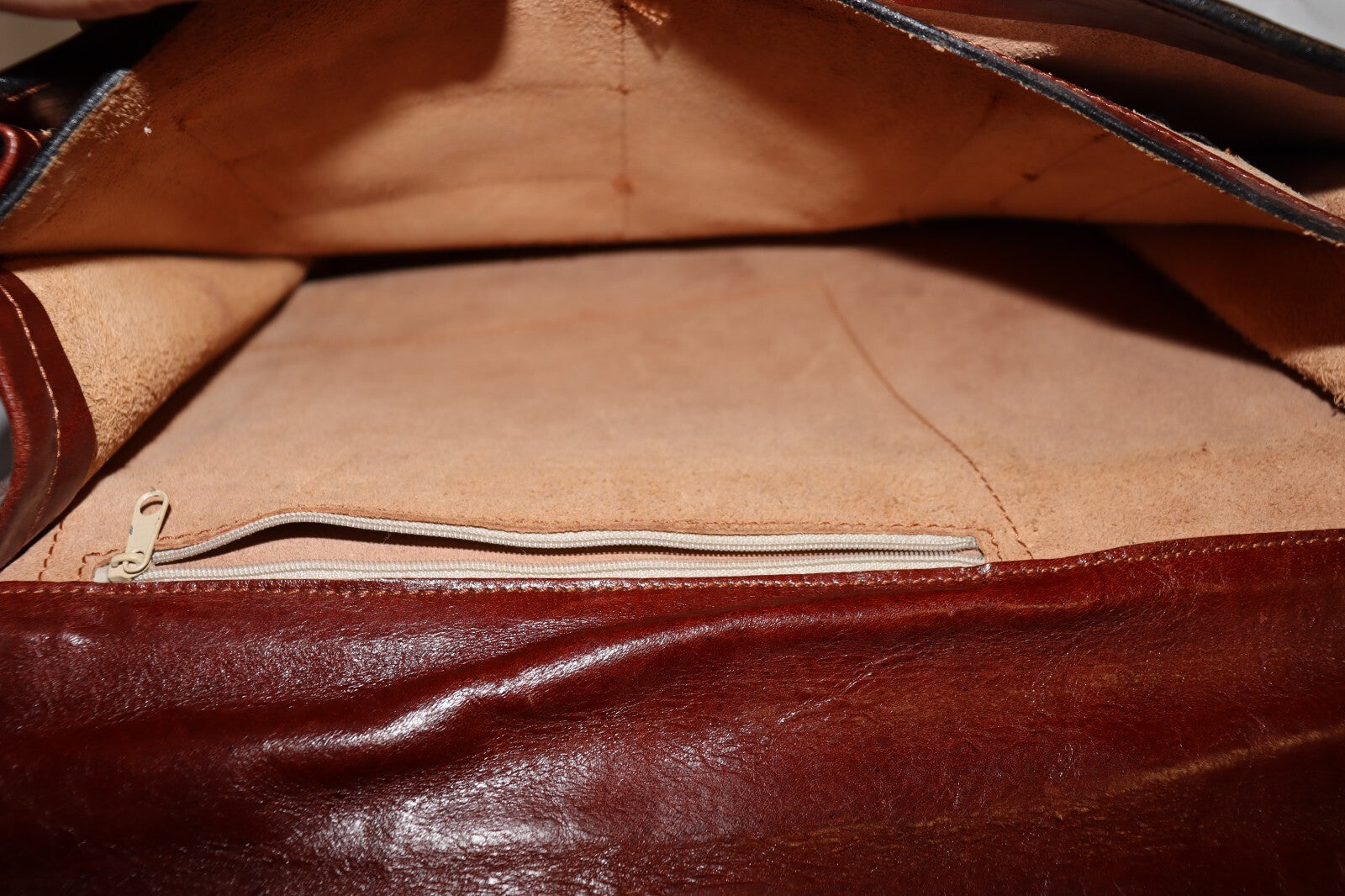 Vintage Old Angler Firenze Italian Leather Messenger, Laptop Bag Rare, w/ Key