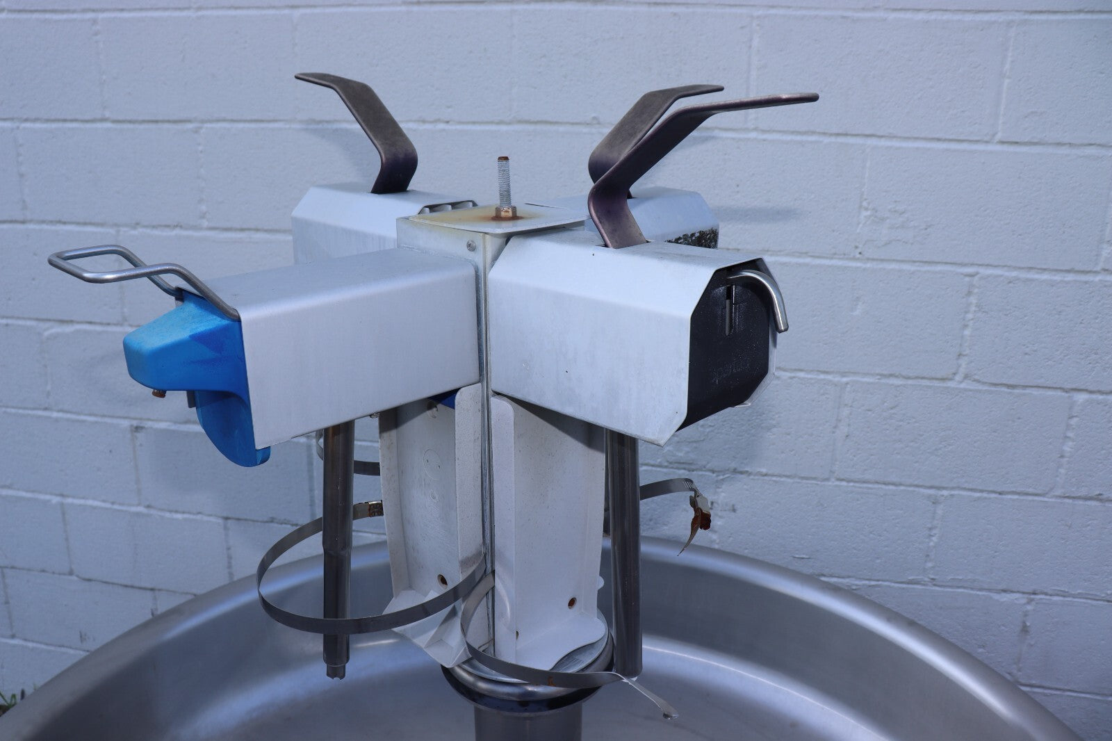 Wash Fountain: Silver, Stainless Steel, Circular, 54 in Overall Wd, 8 Station
