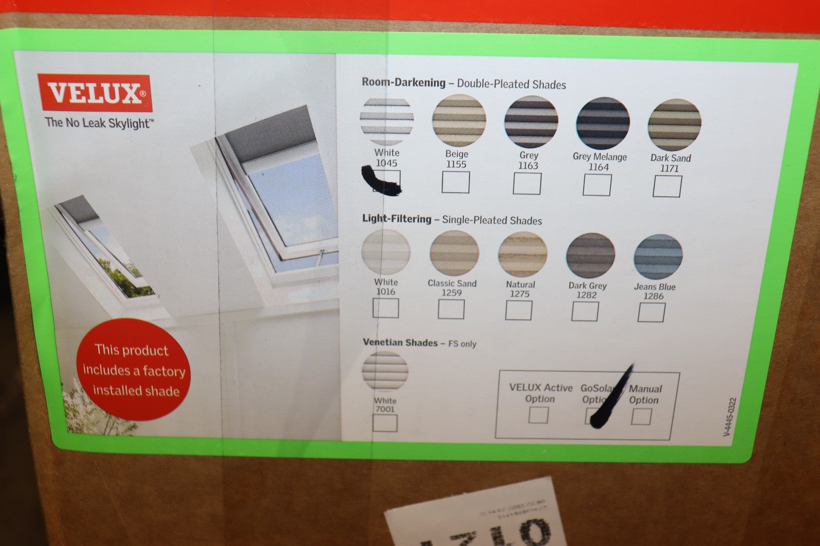 Velux Skylight VSC042004C500X, Manual Venting, Solar Shades, Remote, 21"x37-7/8"