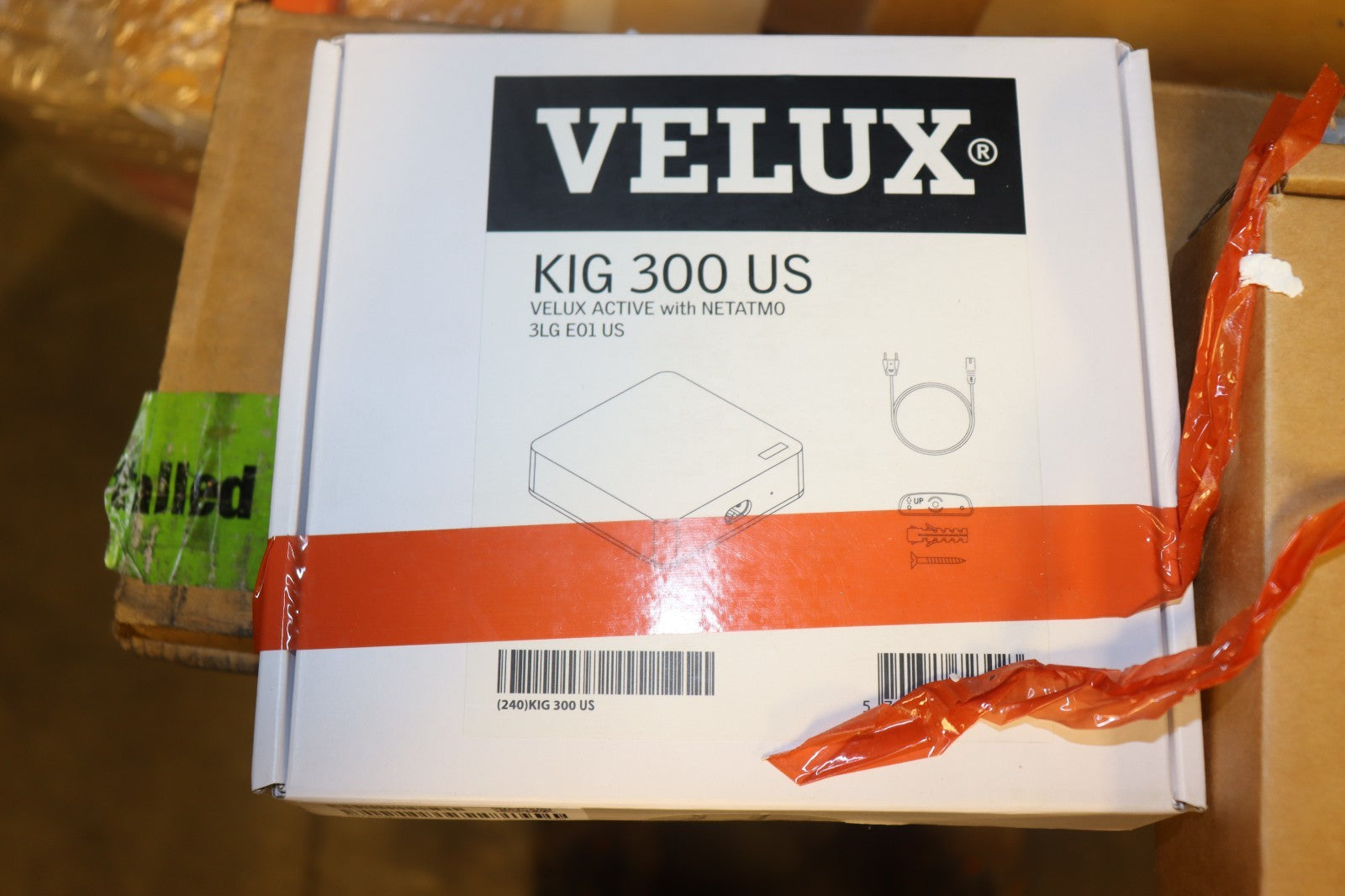 Velux Skylight VSC042004C500X, Manual Venting, Solar Shades, Remote, 21"x37-7/8"