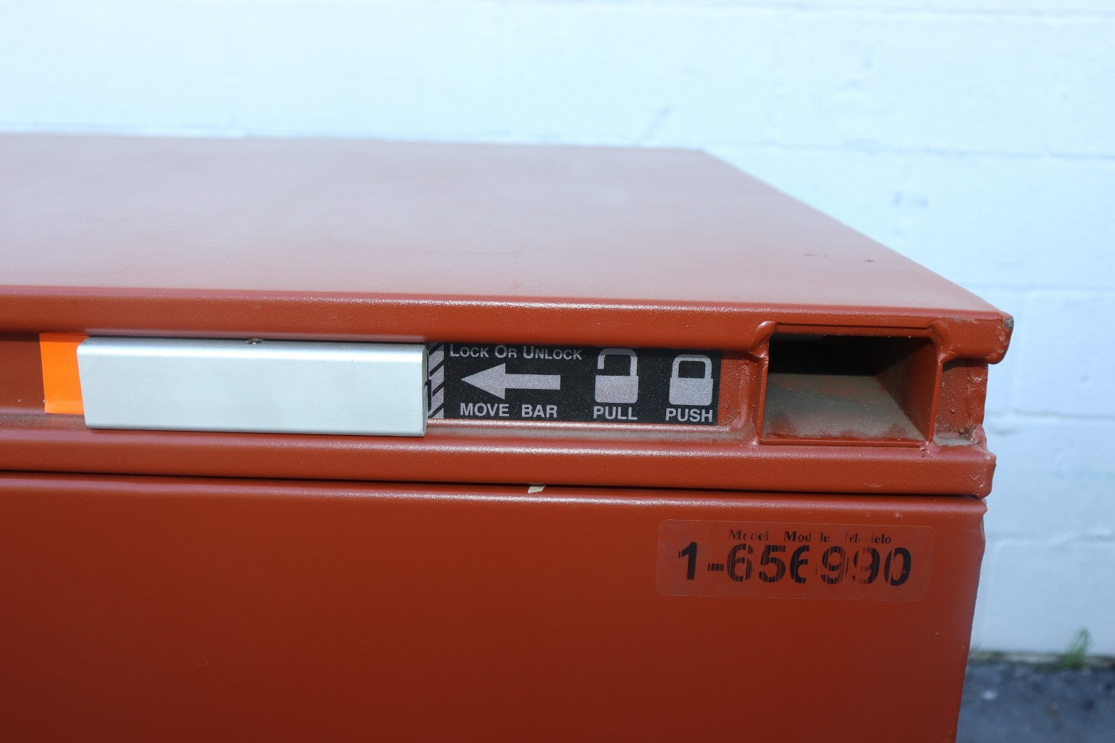Cresent Jobox 1-656990 30"W x 48"L x 36"H, New, Scratch and Dent