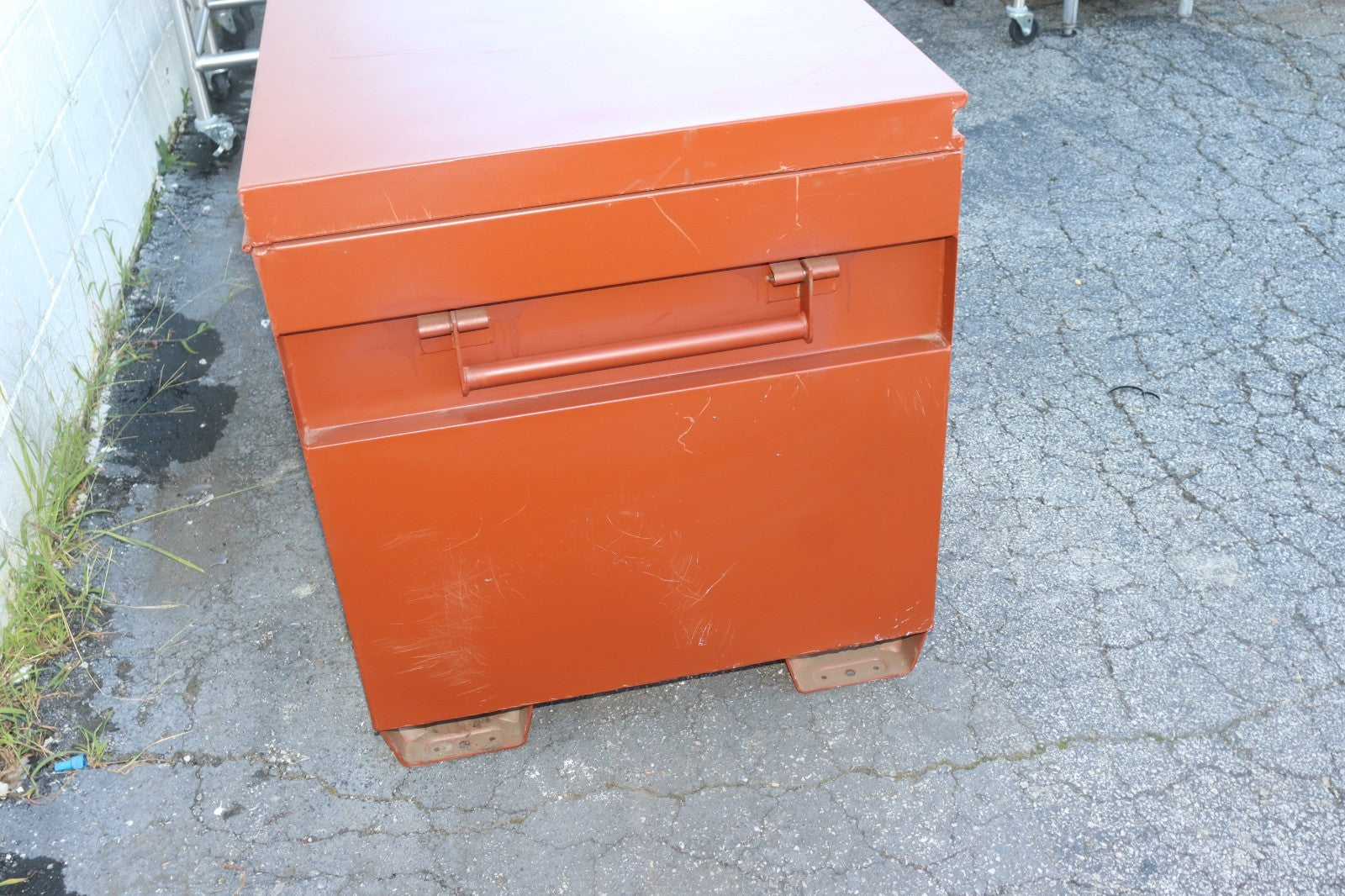 Cresent Jobox 1-656990 30"W x 48"L x 36"H, New, Scratch and Dent