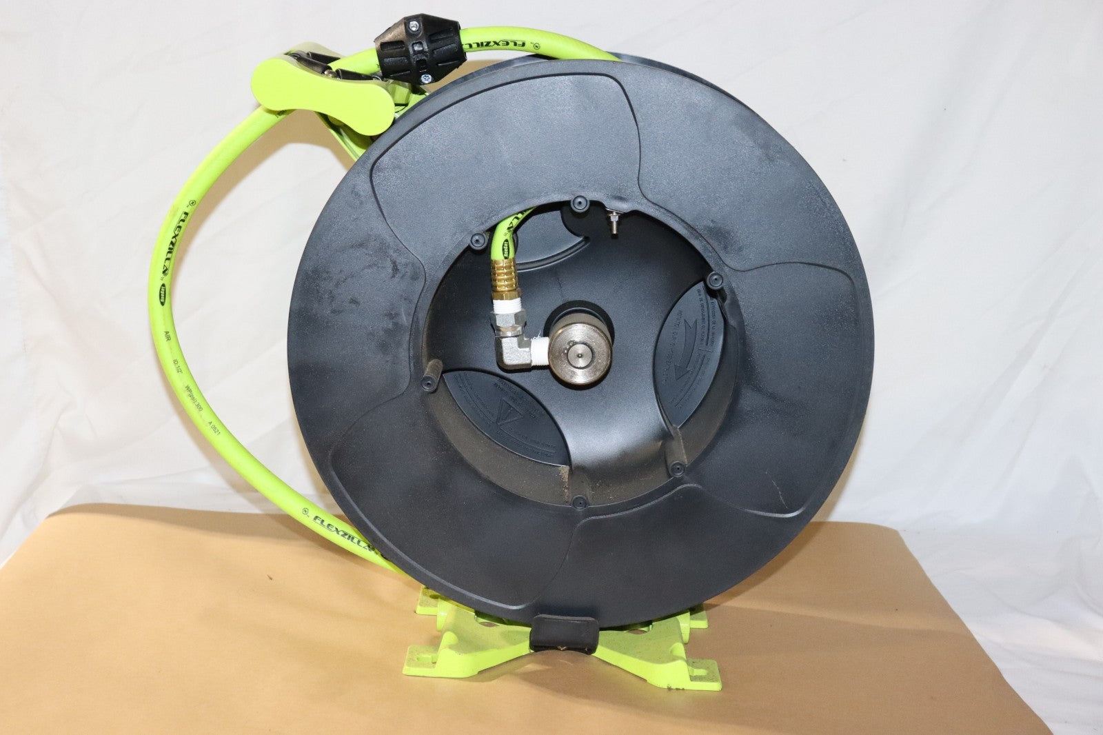 Legacy Mfg. Spring Return Hose Reel 50 ft 1/2 in I.D. 300 Psi Max Black Green OB