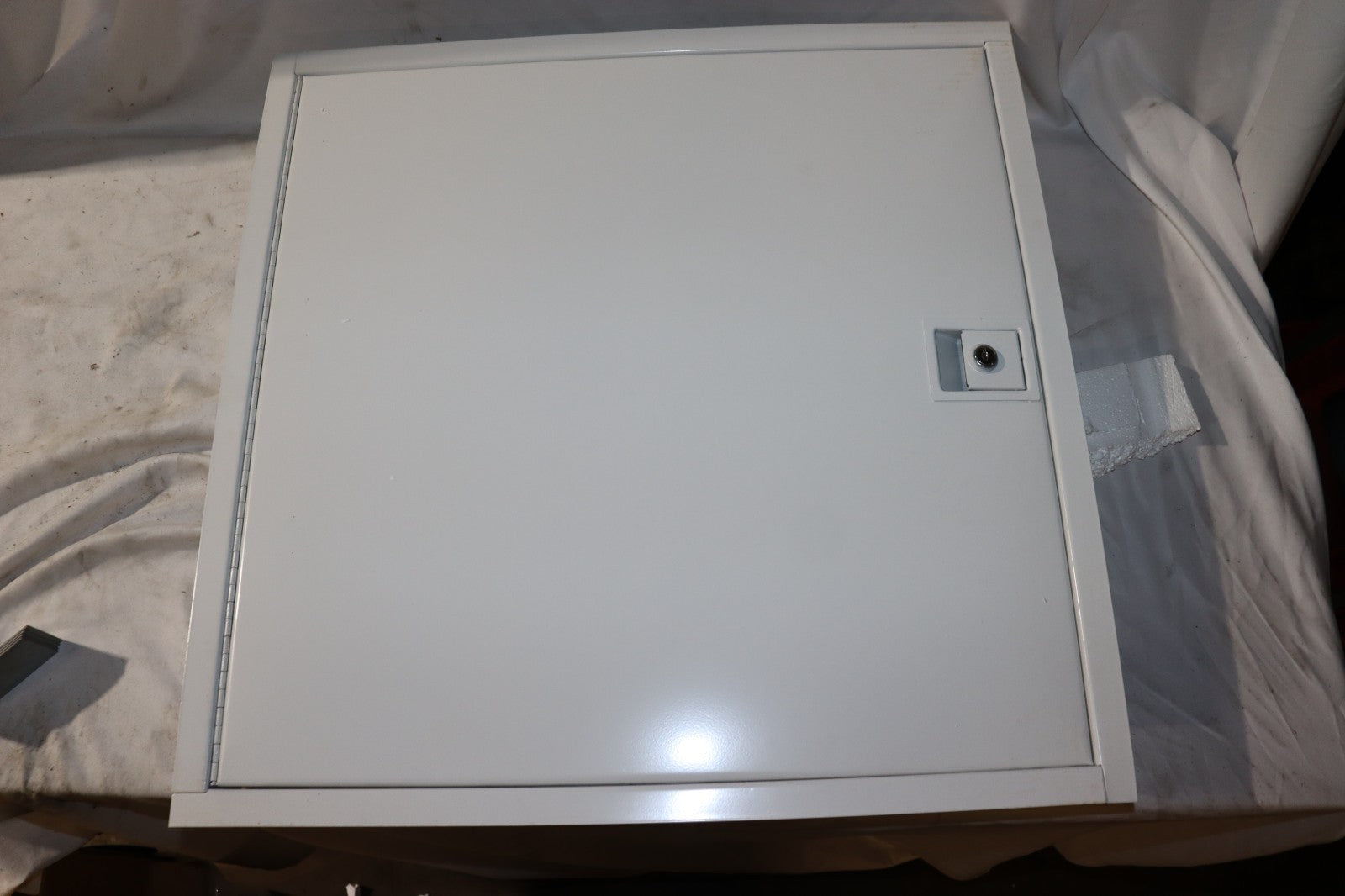 Milcor Fire Rated 24" x 24" Access Door w/ Lock, White, New