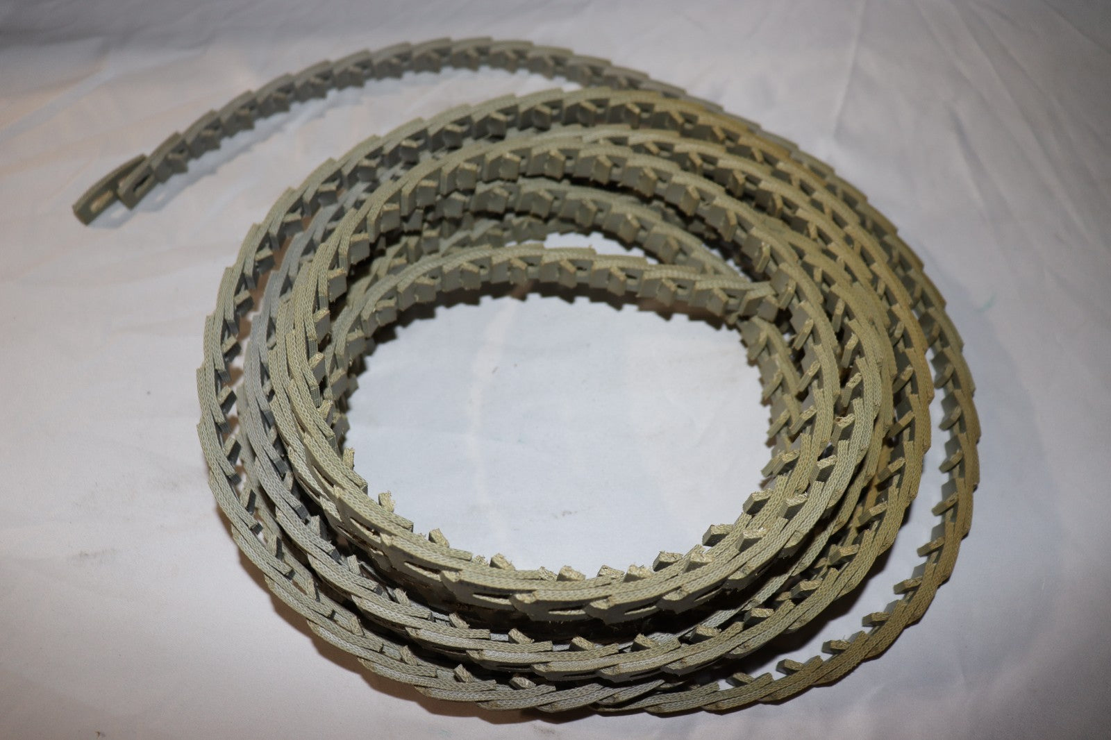 POWERTWIST STANDARD 0450225 Link V-Belt, B/5L , 25 ft. 49YL77, New