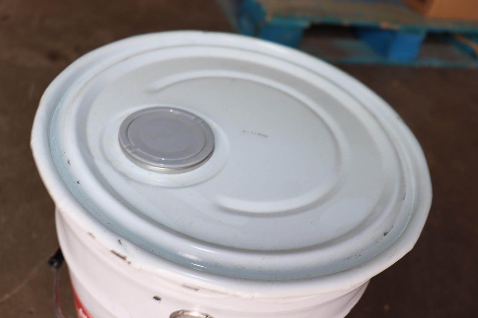 LOT OF 2 - EnviroShield Shellac 9000 Stain & Odor Blocker 5 Gallon Bucket