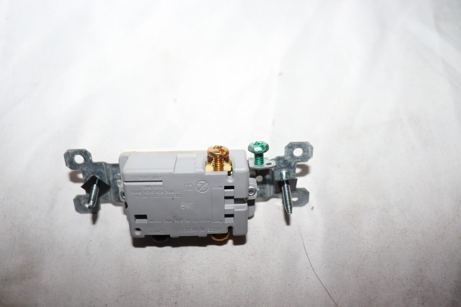 10 Pack -  Pass & Seymour 663-WG 15 Amp 120 VAC 3-Way White Toggle Switch