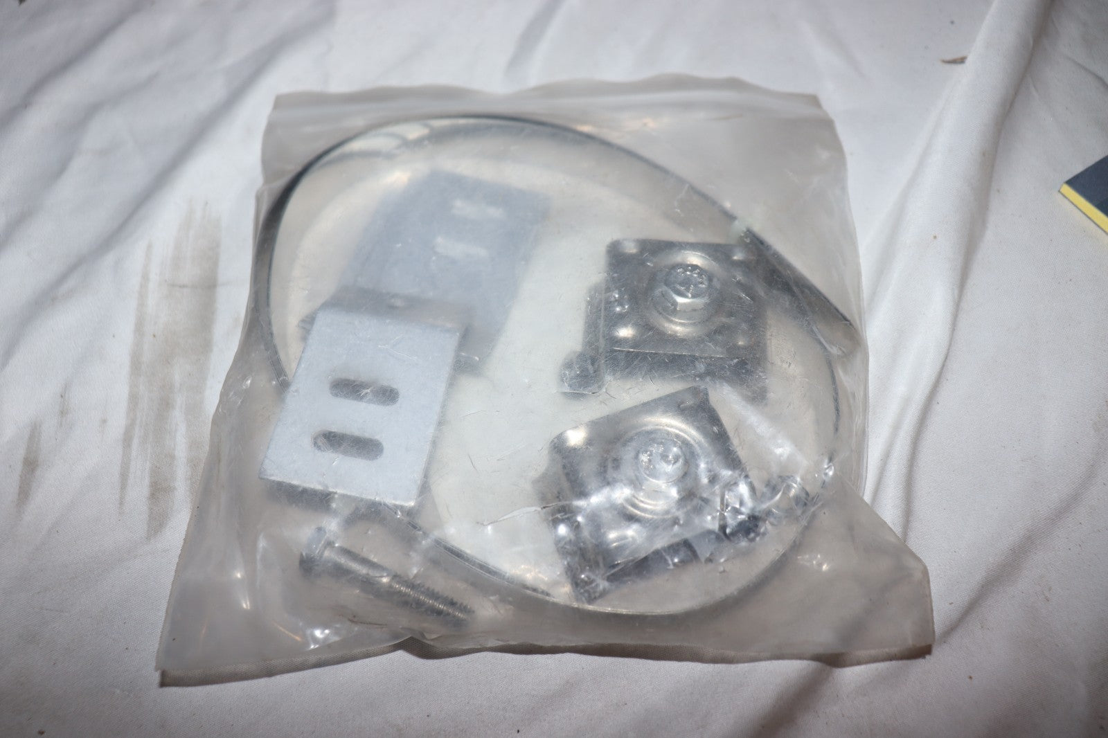 TAPCO 037-00011 Sign Mounting Brackets, Silver, SS, PR 1DYJ6