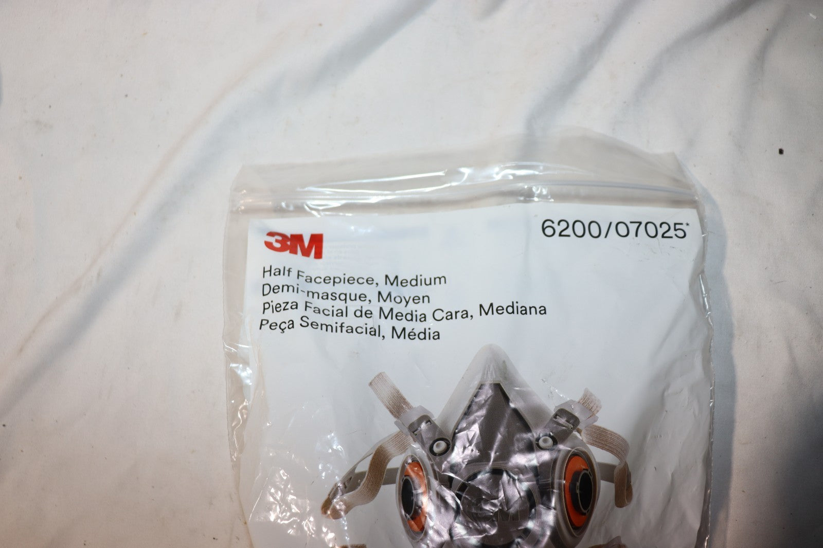 3M 6200/07025 Medium Half Facepiece Reusable Respirator Dust Mask