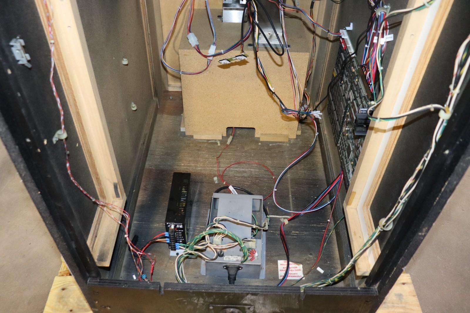 MORTAL KOMBAT 3 ULTIMATE ARCADE MACHINE by MIDWAY 1995 (Excellent Condition)