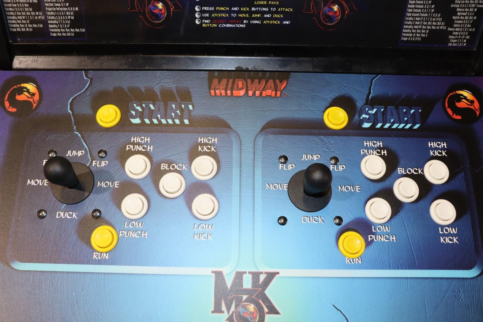 MORTAL KOMBAT 3 ULTIMATE ARCADE MACHINE by MIDWAY 1995 (Excellent Condition)