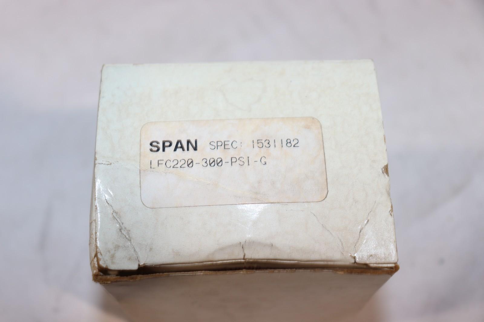 Span Lfc-220-300-G Industrial Pressure Gauge, 0 To 300 Psi, 2 1/2 In Dial, 1/4