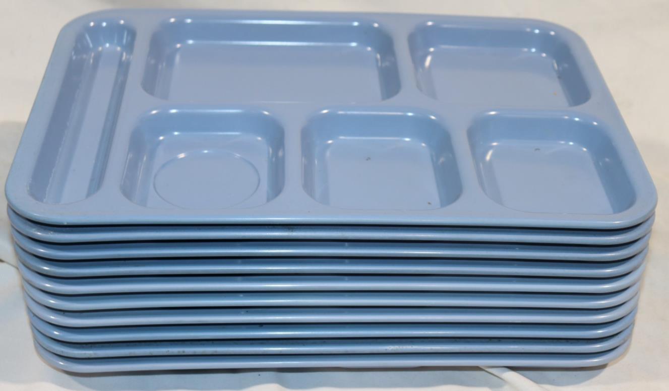 10 Pack - Carlisle 6 Compartment Cafeteria Food Tray Blue 14-1/2" x 10", N43988