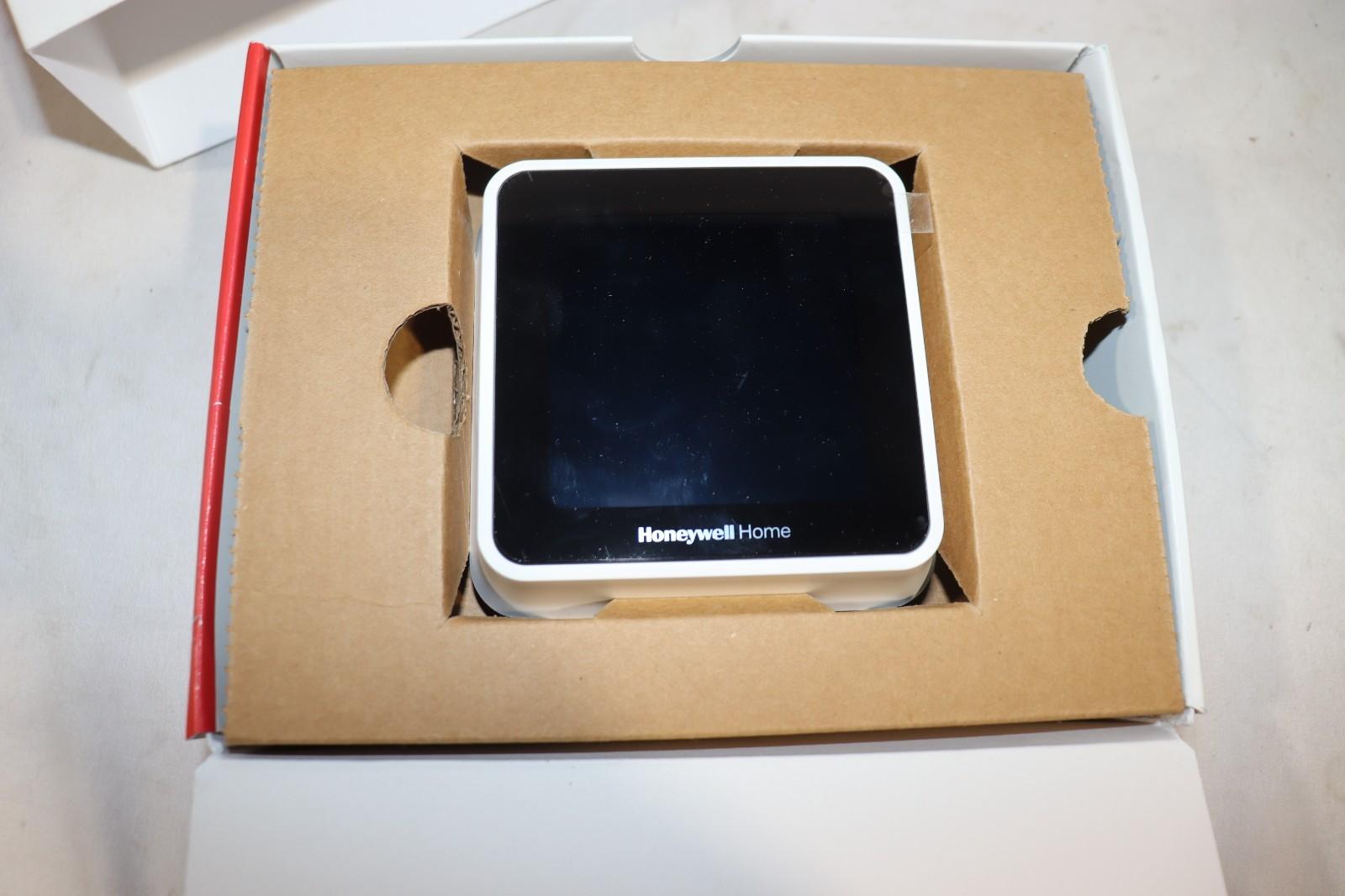Honeywell Home T5 Wi-Fi Smart Thermostat - RTH8800WF